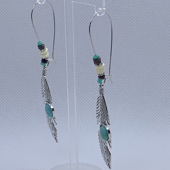 🖤Pick Any 3 for $12🖤 Vintage Turquoise Earrings - Picture 3 of 3